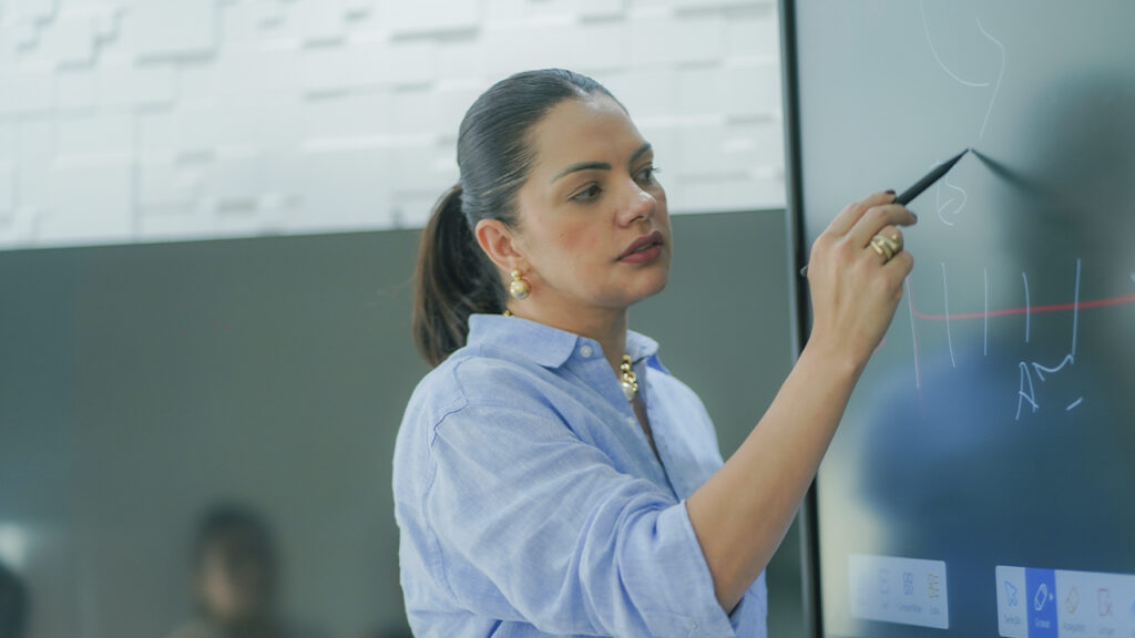 Carine Paiva em: A Sócia